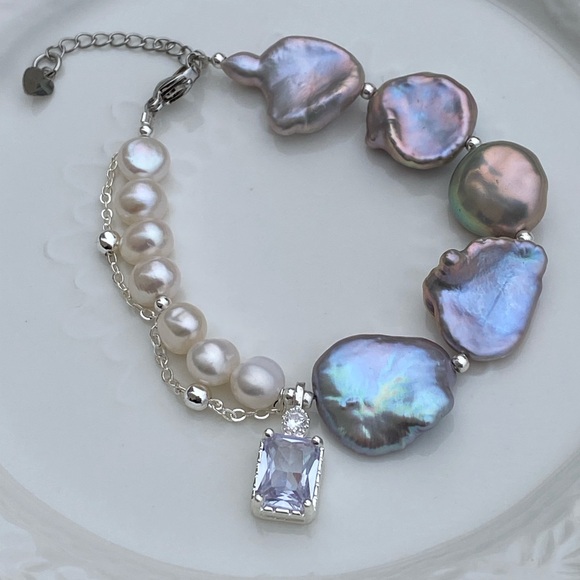 B59-Handmade High Quality Petal Pearl And White Bracelet - Picture 7 of 10